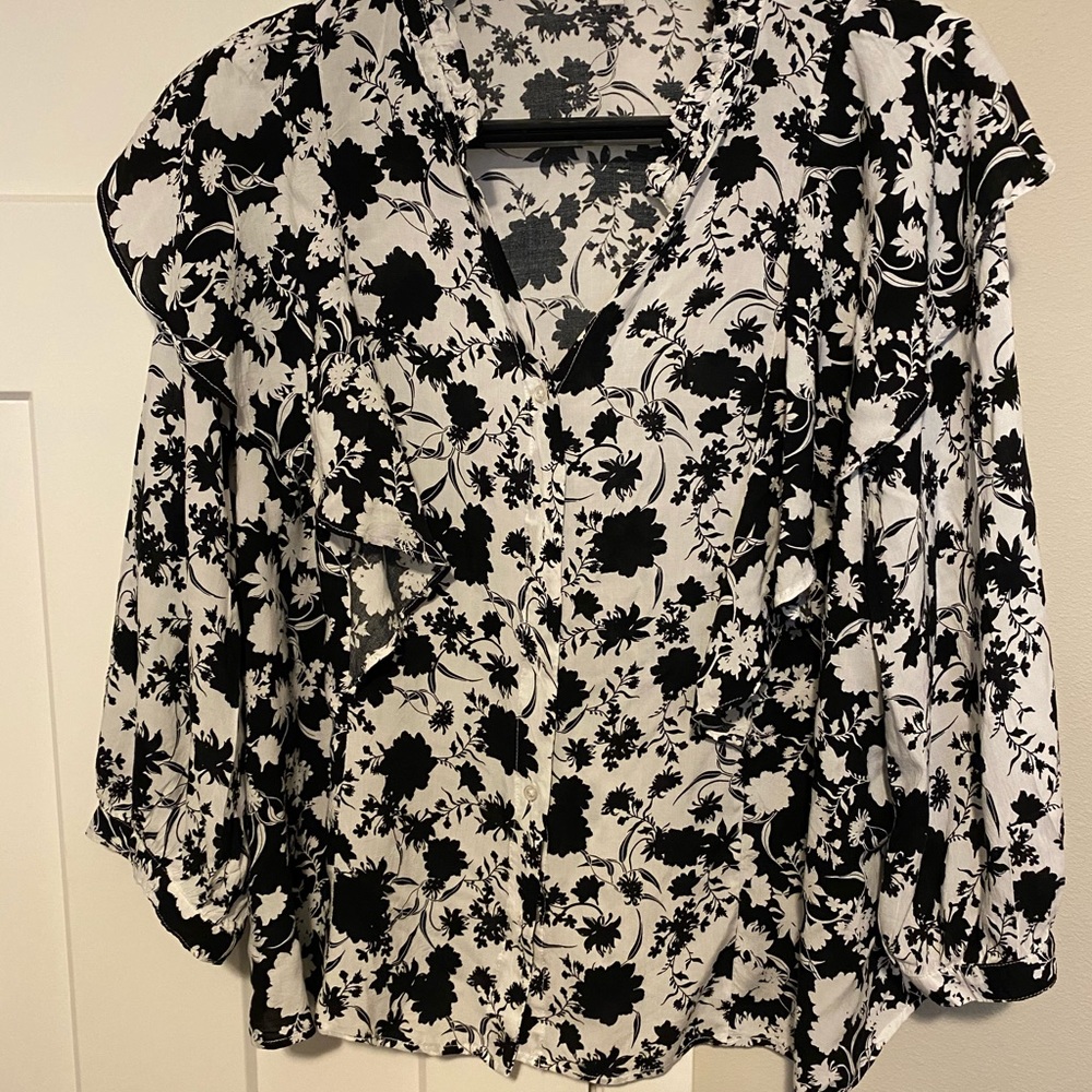 Black and white floral top
